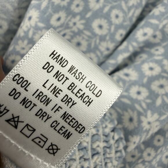 Bohme Smocked Crop Top Medium Baby Blue Ditzy Floral Dolman Sleeve Shabby Chic - Picture 8 of 10